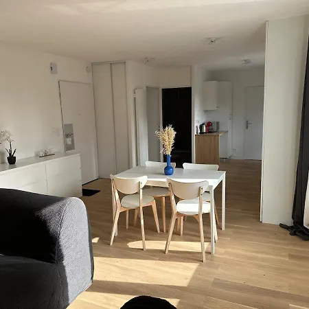 Centre 1 To 6 Person Apartment Nantes