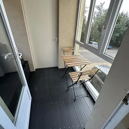 Centre 1 To 6 Person Nantes