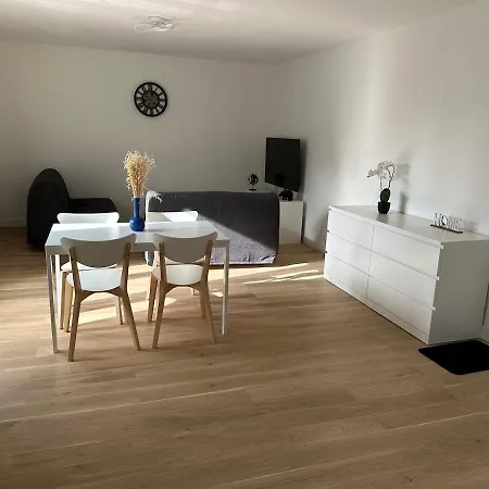 Centre 1 To 6 Person * Nantes