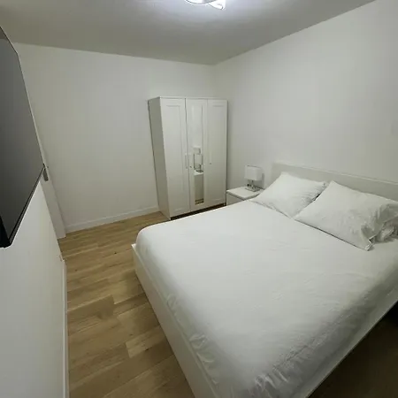 Centre 1 To 6 Person * Nantes